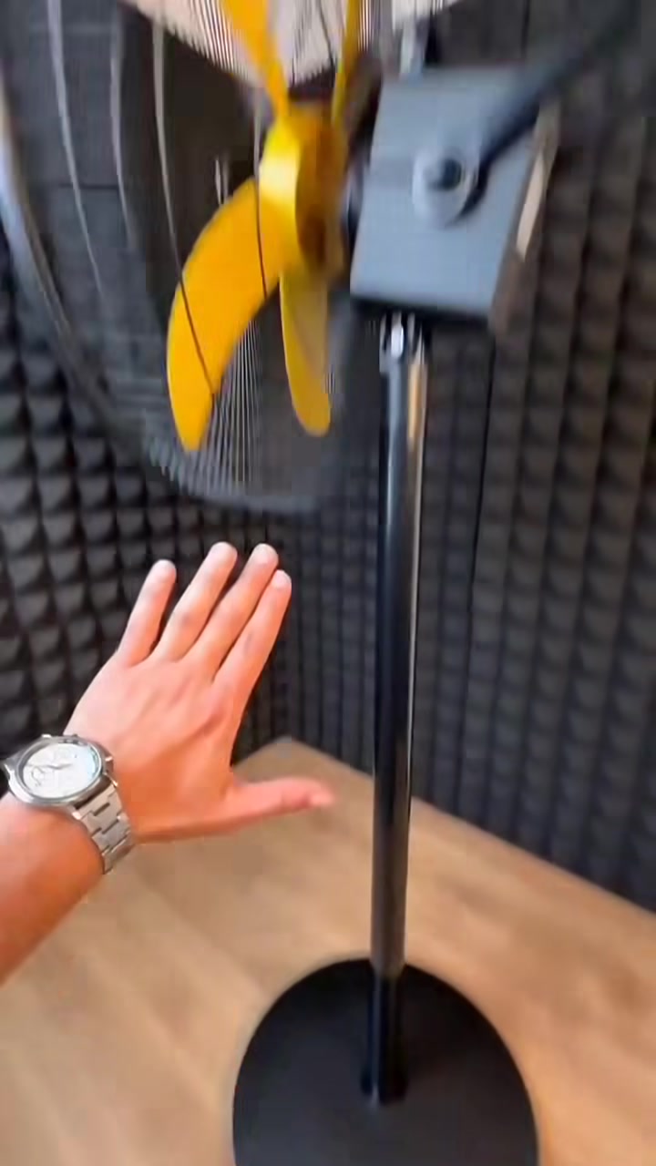 شايل هم جية الصيف وانقطاع الكهرباء؟ مروحة كويا (Koya) هي المنقذ! ☀️😫

مروحة عمودية جبارة تشتغل شحن وتدفع لك أبرد هواء بـ 5 ريش ✨

شاشة رقمية توضح لك السرعة ونسبة الشحن عشان تضبط وقتك 🦾

فيها لایت LED ومؤقت ذكي وخاصية الدوران لراحة تامة بالليل ✨

تصميم فخم باللون الأسود والريش الصفراء يضيف لمسة فنية لبيتك 💎🌬️

سلك شحن طويل 1.5 متر يشحنها لك وين ما كنت وبكل سهولة ⚡️

اطلبها الحين واستمتع بنسمة باردة تدوم لساعات.! 👇

#العراق
#بغداد
#البصرة
#اربيل
#النجف
#الموصل
#صيف_العراق
#انقطاع_الكهرباء
#مروحة
#مروحة_شحن
#مراوح
#تبريد
#اجهزة_منزلية
#عروض_العراق
#تسوق
#توصيل
#الكترونيات
#بطارية
#KOYA
#راحة


**إذا كنت صاحب هذا الإعلان وتريد حذفه لأي سبب، رجاءا أرسل رسالة إلى الدعم الفني**