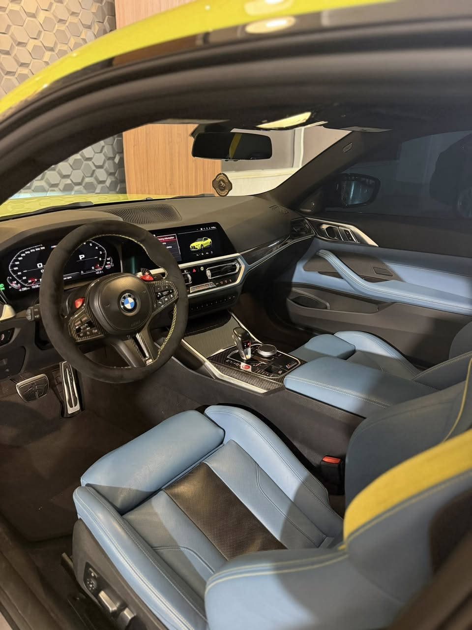 M4 Competition🚀🔥
الوحيدة بكل العراق 1/1
موديل : 2022
ماشية : 20 الف
السيارة ام كوبتشن و فول مواصفات
لون وحيد بالعراق اخضر فصفوري و دواخل ٣ الوان
السيارة مرقم و جاهز
503HP قوة حصانية 🚀🔥
سعر : 850$ ورقة
للاستفسار : ***********
العنوان: السليمانية المعارض الجديدة شركة ازمر اوتو معرض رقم ٣٤
