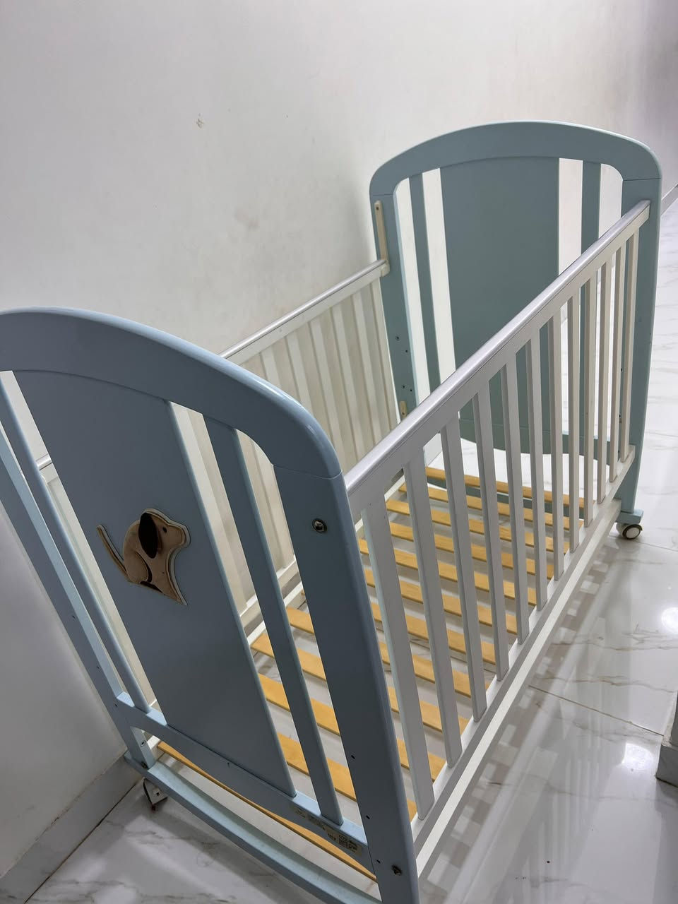 السلام عليكم
سرير طفل استخدام قليل صناعة تركي نوعية ممتازة السعر 150 الاتصال على الرقم *********** مكاني بغداد
