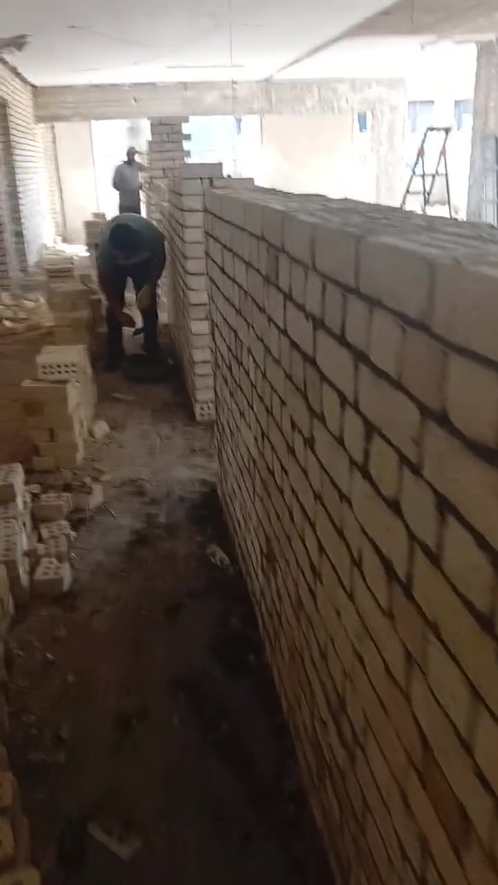السلام عليكم يوجد كادر بناء مصري شغل درجه اولى تسليم مهندس اسعار مناسبه للجميع رقمب***********
