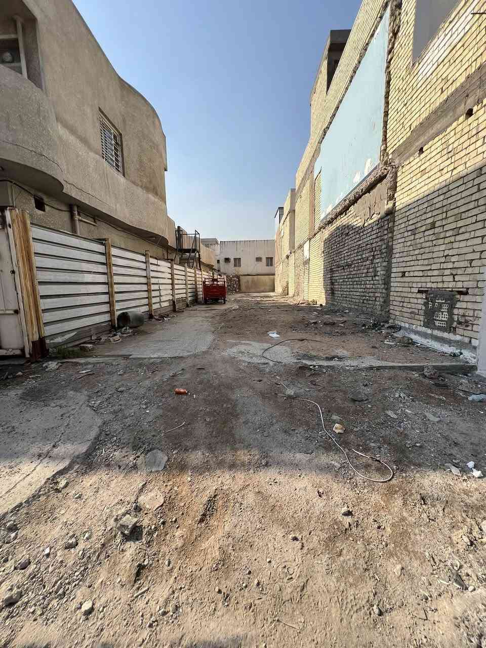 للبيع قطعة أرض
المساحة: 150 متر
الواجهة: 5 متر
النزال: 30 متر

الموقع: الوزيرية – شارع نافذ
قريبة من مستشفى الدولي
موقع مميز مناسب للسكن أو الاستثمار

للتواصل ***********
