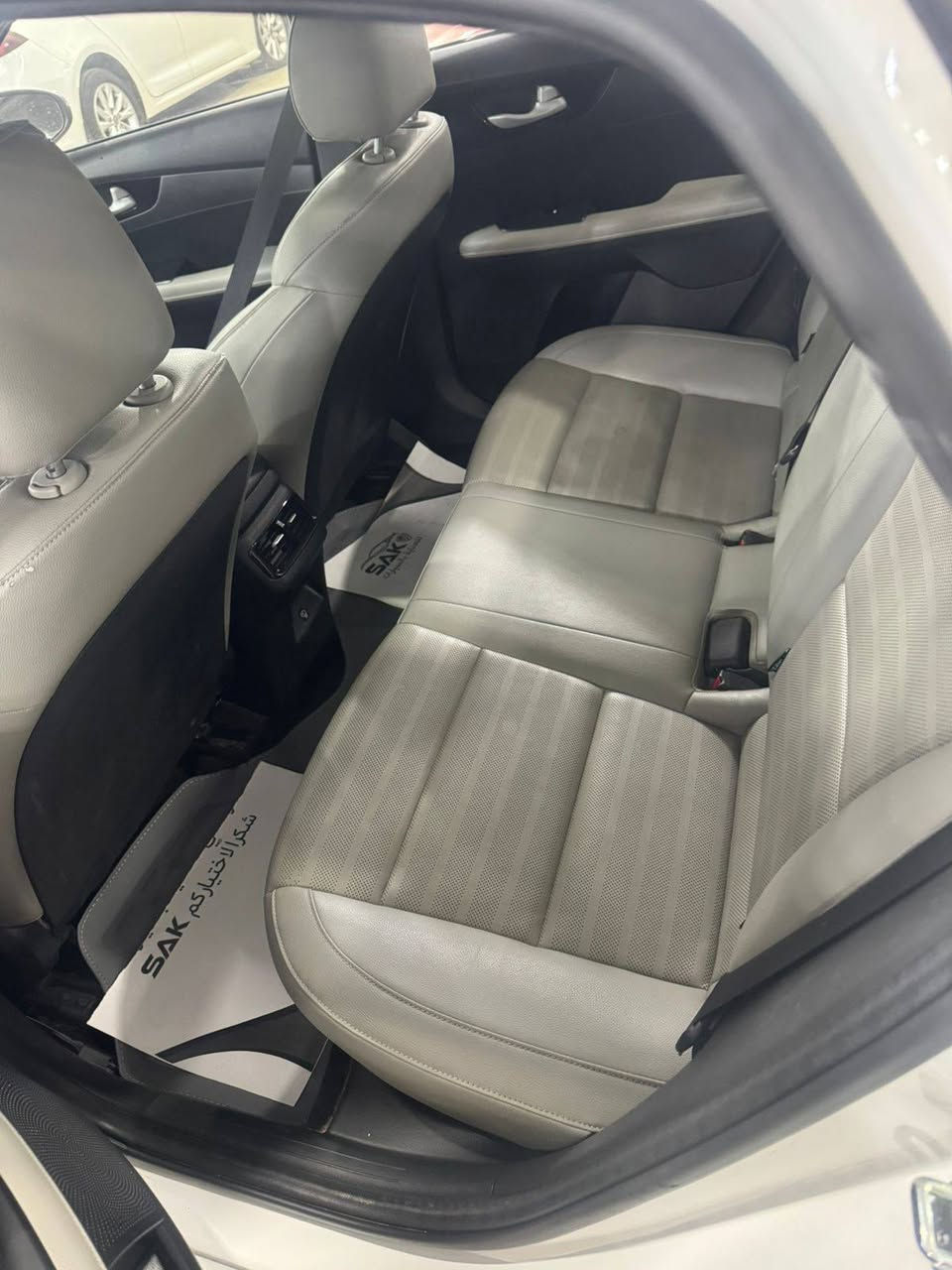 سلام عليكم K3 مديل 2022 مكفوله بيه بارد فقط فول موصفات تبريد قطعتين داخل رصاصي السعر 137مكلف بل نشر رقم صاحب السياره *********** السياره بصليخ
