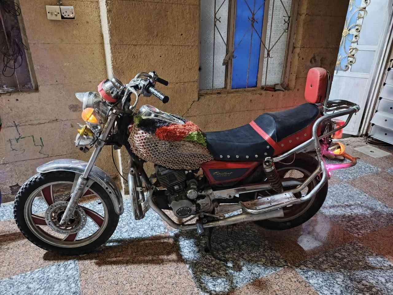 دراجه تايه موتو للبيع  2011 اوراق اصولي تعمير جديد 450 وبيها مجال العنوان سوق الشيوخ ***********
