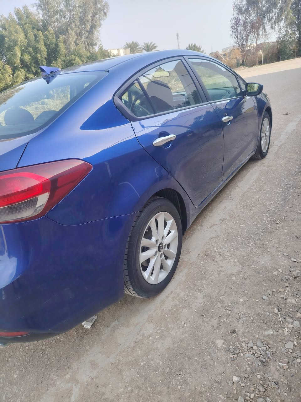 السلام عليكم فورتي موديل 2017 وارد أمريكي رقم أربيل دولي بإسم عربي حادثها جاملغ الأمامي والبنيد فقط بدون دواخل السياره كلها ليبل واحد مكينه 2000 دوش ماشيه 100 الف مكينه كير حداديه تبريد كله مكفول السعر 110 وبيها مجال رقم الهاتف *********** او ***********
