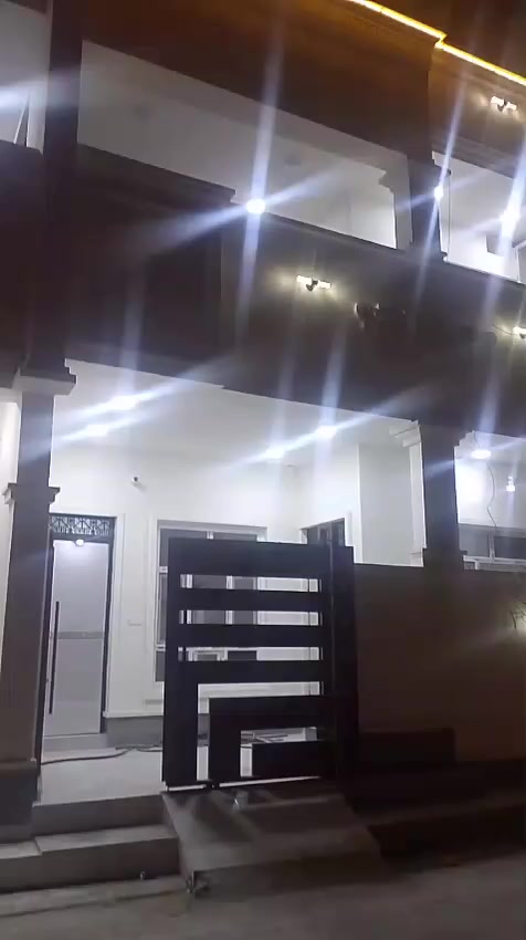 سلام عليكم بيتين للايجار التاميم.خلف ماركت المصطفى كل بيت نفس التصميم
رقم الهاتف***********
