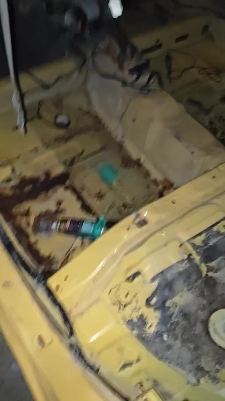 سلام عليكم بي وأيدي 13للبيع رقم واسط محوره مكينه وكير وضفيره وعقل بيكاتشو مصبوغه  حزام للجماليه تخم تاير باتري جديد كهربائياته كله شغاله فتحه سقف بصمه نقصه تبريد فقط مكاني كوت الأحرار السعر45وبيه مجال للشراي ***********
