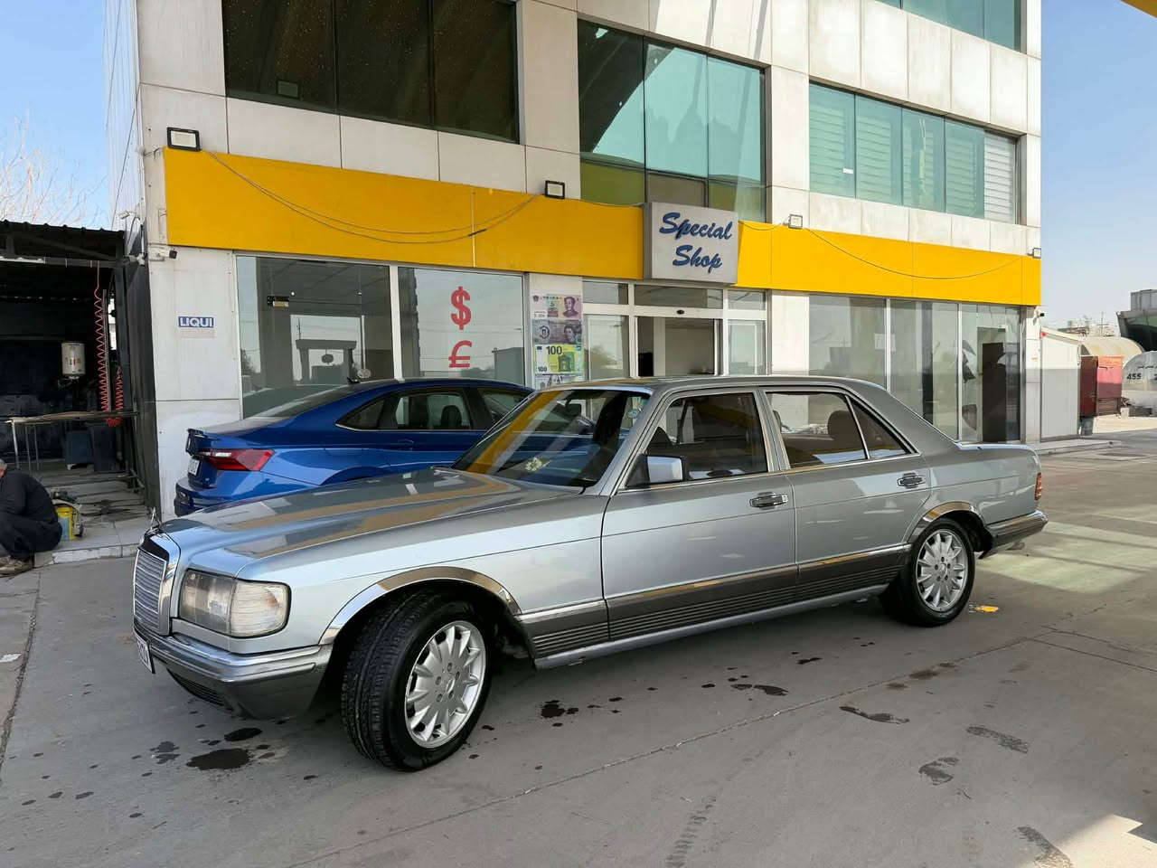 مارسیدز بێنز کلاسیک 280SE مۆدێل ١٩٨٢ عام لۆ جوانی لێدرانی گەورەی نیە برانەوەی نیە تازە داخیل بوە رەقەم و سەنەوی نوێ کوشن کارەبای گێر تۆماتیک مەکینە و گێر بەشەرت  زۆر جوان و خاوێن مایتەوە  *********** واتساب ڤایبەر أربيل, العراق
