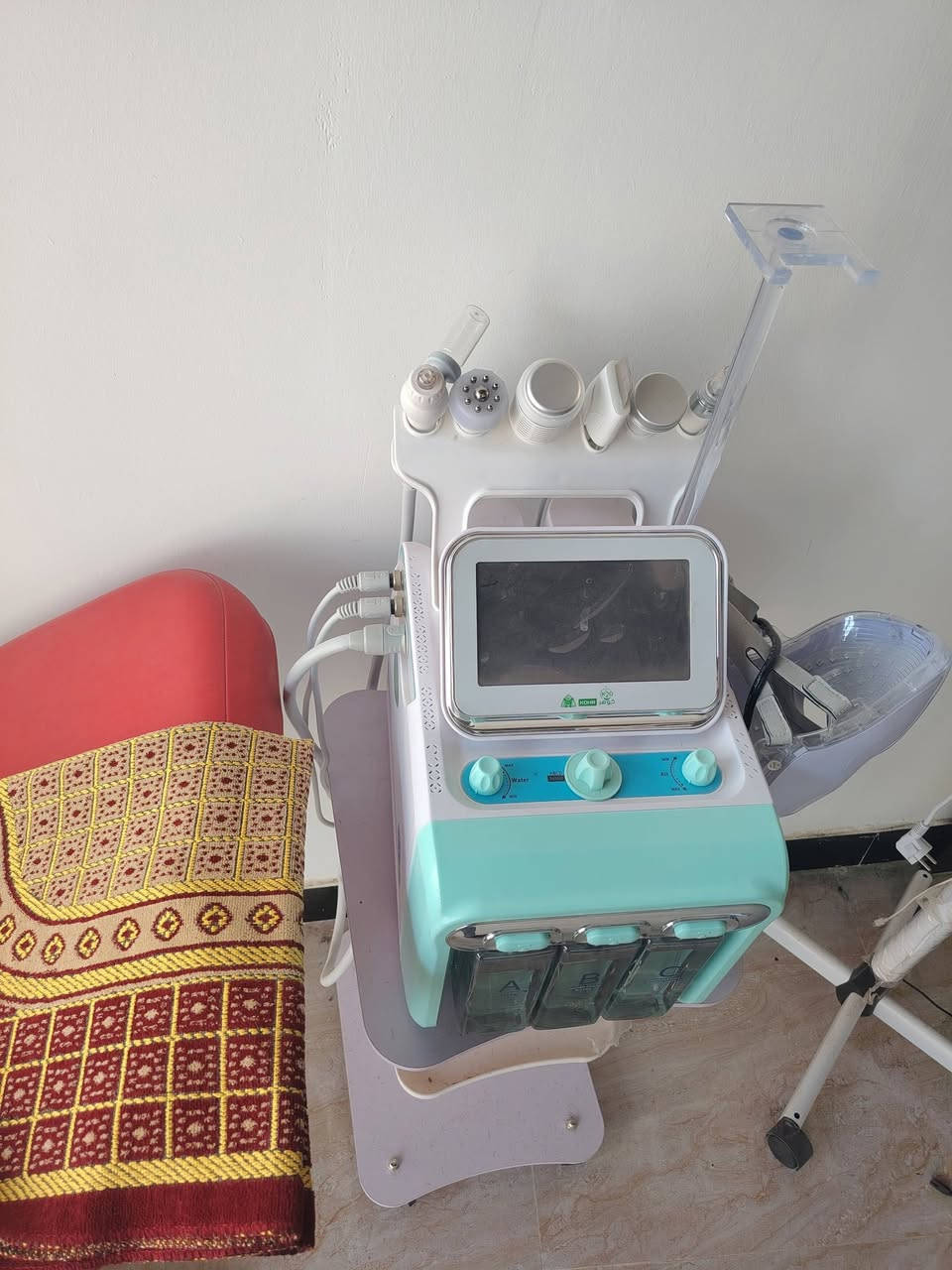 سلام عليكم ورحمة الله وبركاته جهاز  وتنضيف بشره وسديه جهاز جديد ستختام قليل جدا سعر ٥٥٠الف بي مجال قليل  ل ستفسرا اتصال على الرقم التالي
*********** @
