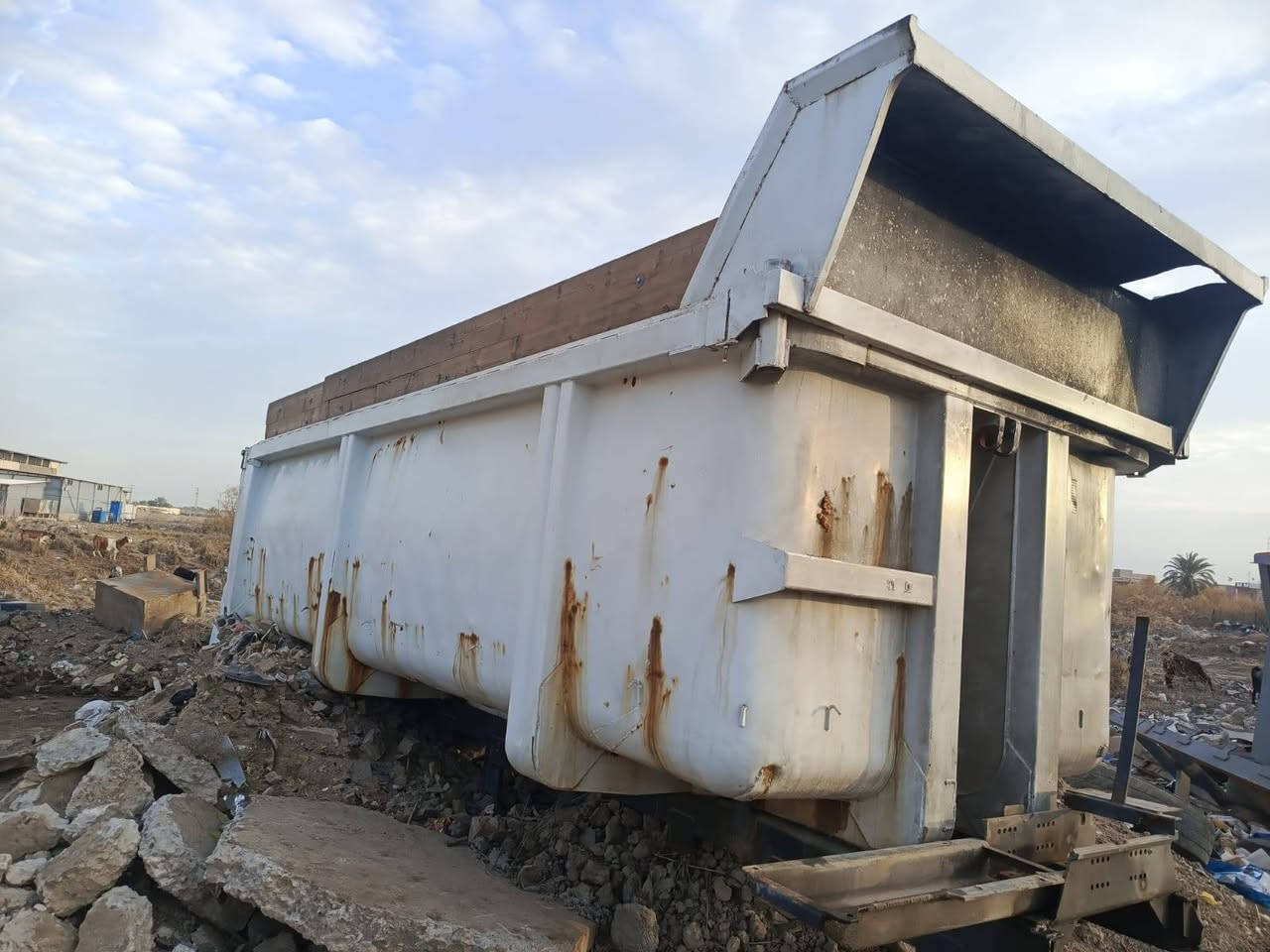 السلام عليكم بدي اكتروز اسرالي كامل من عده الجك ودبل شاصي السعر 25ورقه قفل الاستفسار الاتصال على الرقم (***********)
