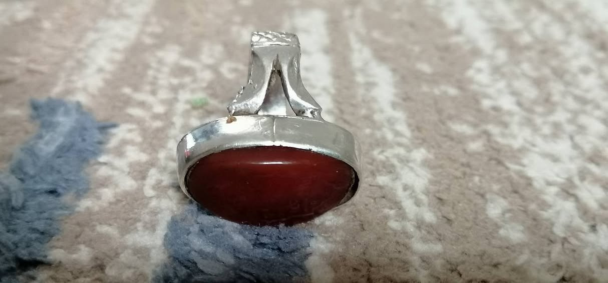 محبس فضه صياغه يدويه مخطوط يا قمر بني هاشم يماني للبيع بل ٣٠ الف خاص موجود ورقم
***********
