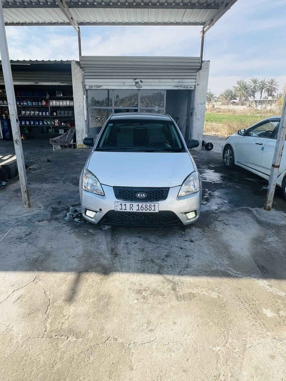 سلام عليكم للبيع ريو موديل 2010امريكي ليبل واحد بدون تبديل اي قطعة بيها صبغ اربع قطع  سياره حلوه وصفاحها تخبل للعلم السياره بدون جراد فقط البنيد تكم قماره صندوك ذني قطره جراد مابيهن مكينه ١٦٠٠ كير اوتماتيك تبريد ثلج كهربائيات جاهزه شاشه كامره دواره حساس  تحكمات ستيرن بيها نضام ايبي اس نضام بريك رقم جديد هزه جديده جامه جديده باسمنا السعر 78 مكاني بغداد اليوسفيه رقمي ***********
