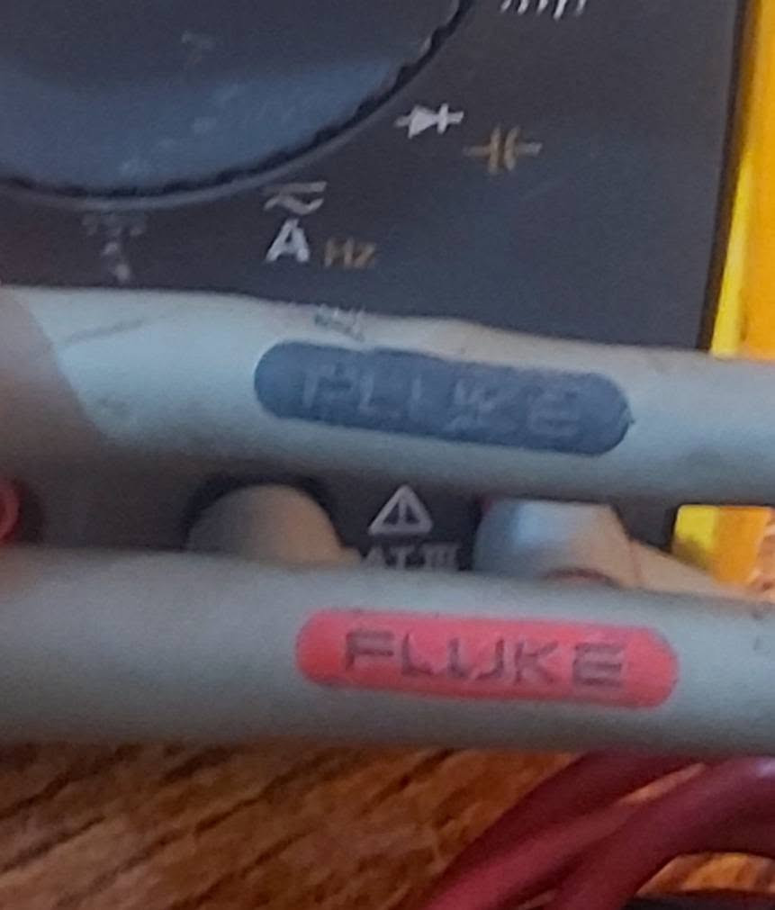 Fluke 115 امريكي اصلي مع اسلاك الفحص الاصليه مضمون الدقه والفحص


**إذا كنت صاحب هذا الإعلان وتريد حذفه لأي سبب، رجاءا أرسل رسالة إلى الدعم الفني**