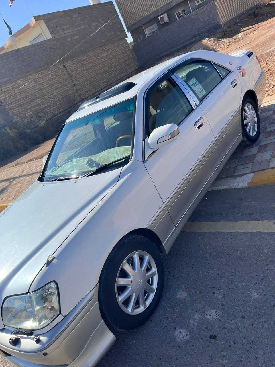 سياره لبيع ملكه كرستال الاصل موديل 2001 دكمتين رقم انبار انكليزي باسمي تحويل مباشر
سياره كامله تبريد حداديه 
السعر 140ورقه ومجال بسيط
***********
