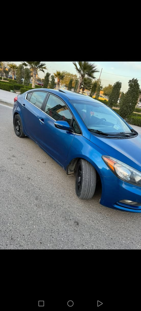 السلام عليكم كيا فورتي موديل 2014.  حادثه بابين عكس السايق سياره حلوه. رقمه كربلاء سنويه. 2028 حداديه. كير. كله نظيف. للمراوس بنيسان صني. ***********
