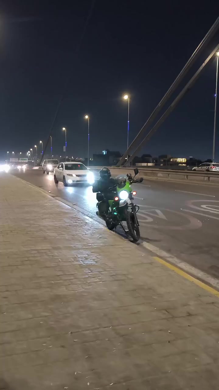 تفاحه الكرخ للبيع للتواصل
***********
