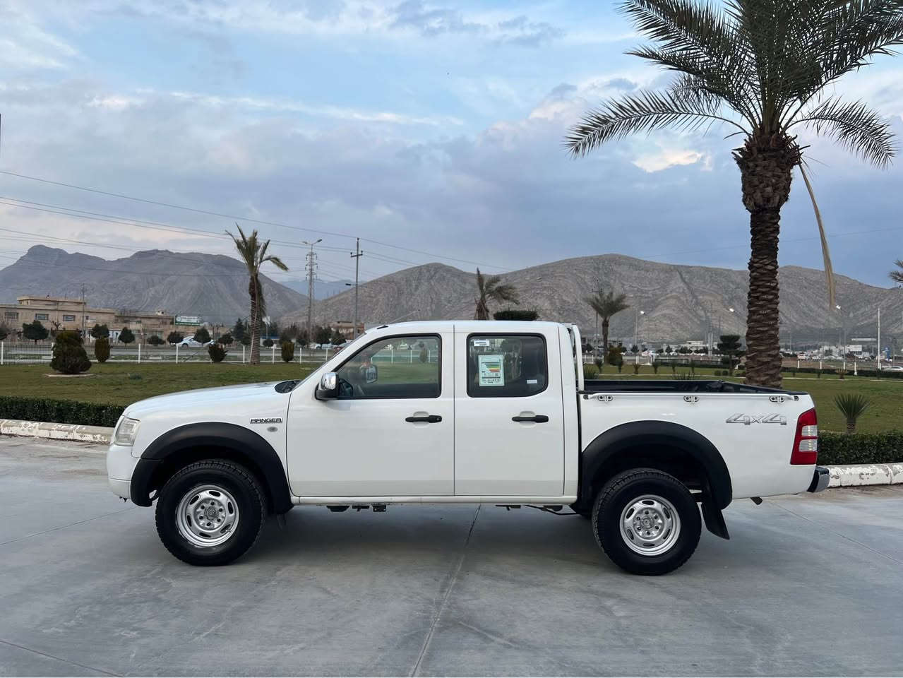 فۆرد ڕەنجەر مۆدیل ٢٠٠٩ گاز پەمپ و نۆزڵ گێر مەکینە ئەکسل دوبڵ ئەکسل بەشەرت ڕەقەم هەولیرە سەنەوی تازەیە بەناو خۆم ٤ تایەی تازەی لەژێر دایە بۆیاغی نیە نمونەیە لە جوانی شوختو چاڵی نیە نرخی ٩٧ مەجال ژ.م *********** رانية, السليمانية
