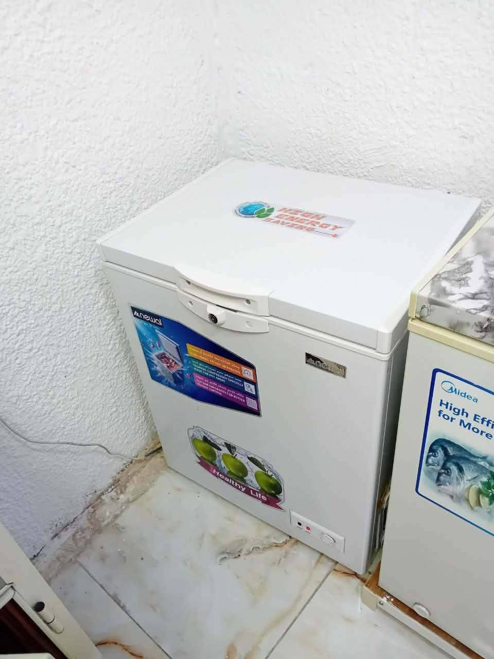 السلام عليكم مجمده للبيع مجمده اخت الجديده شغاله السعر 125 الشراي ليراسل يتصل ***********
