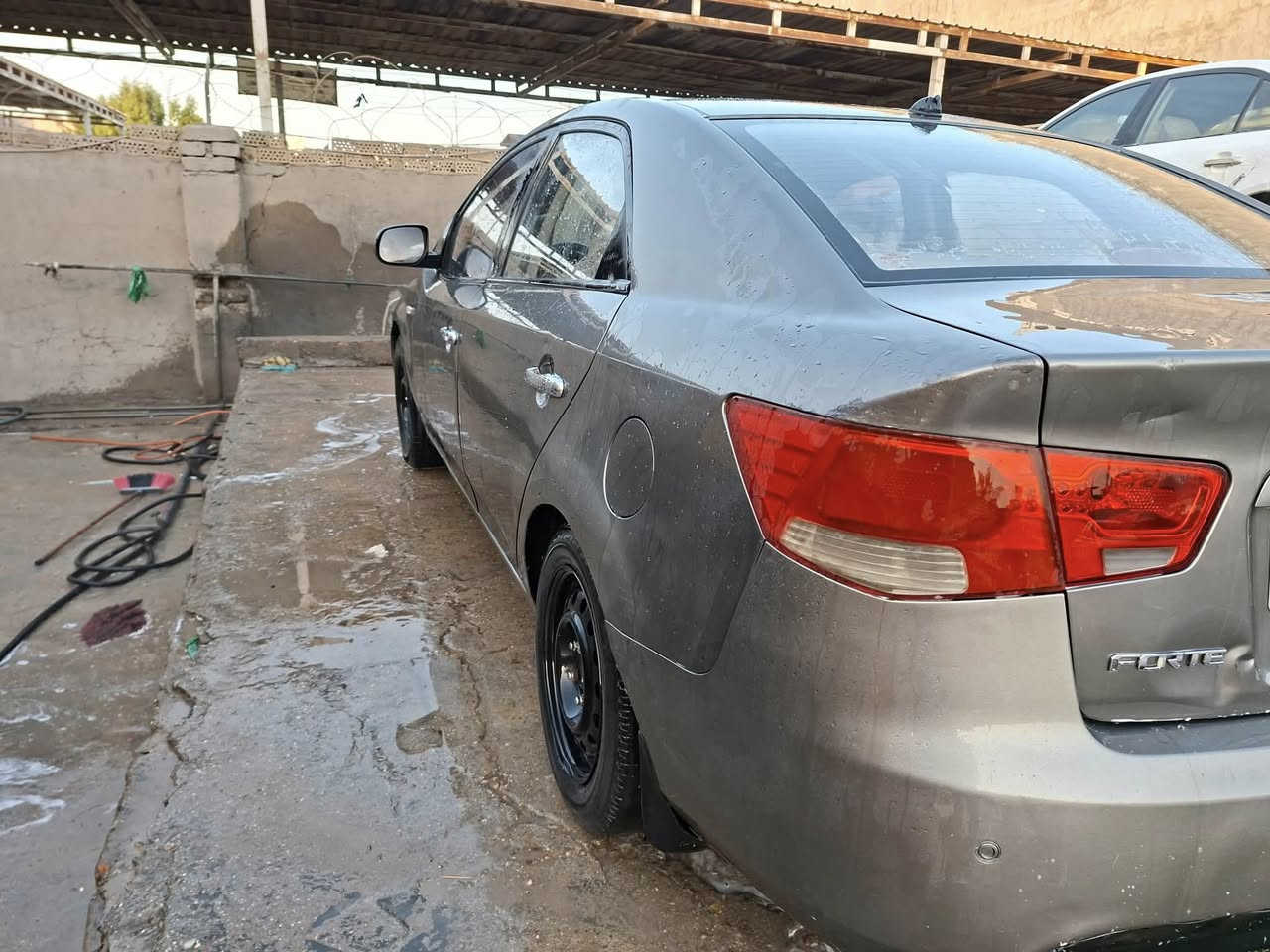 السلام عليكم للبيع فورتي ٢٠١٠ لسياره بيه شويه من الداير لخلفي ولجاملغ الايسر بيه صبغ ونص لبنيد رقم اربيل لدولي تريد وكاله تحويل مكان بابل حي الزهراء  ***********
