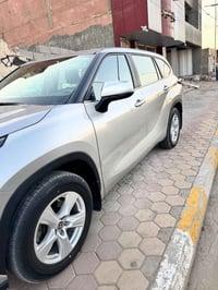 تويوتا هايلندر2023 رقم اربيل كلين بدون اي ضرر   مواصفات فئة LE محسن  م...