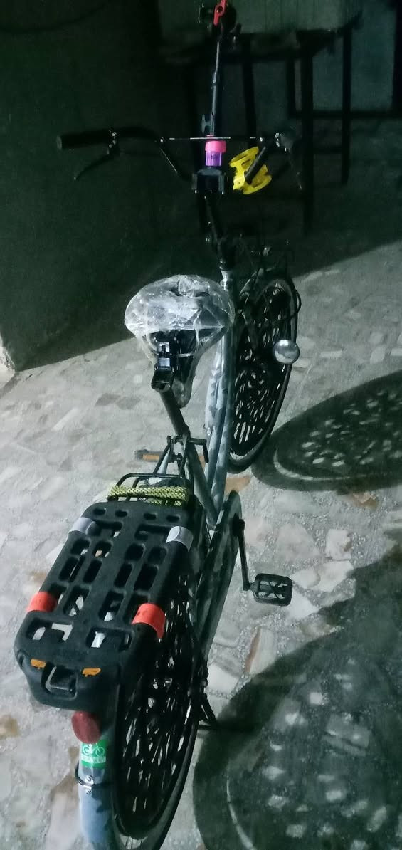 عمي سلام عليكم بايسكل للبيع حجم 26 الشراي يدخل خاص لو يتصل عليه


**إذا كنت صاحب هذا الإعلان وتريد حذفه لأي سبب، رجاءا أرسل رسالة إلى الدعم الفني**