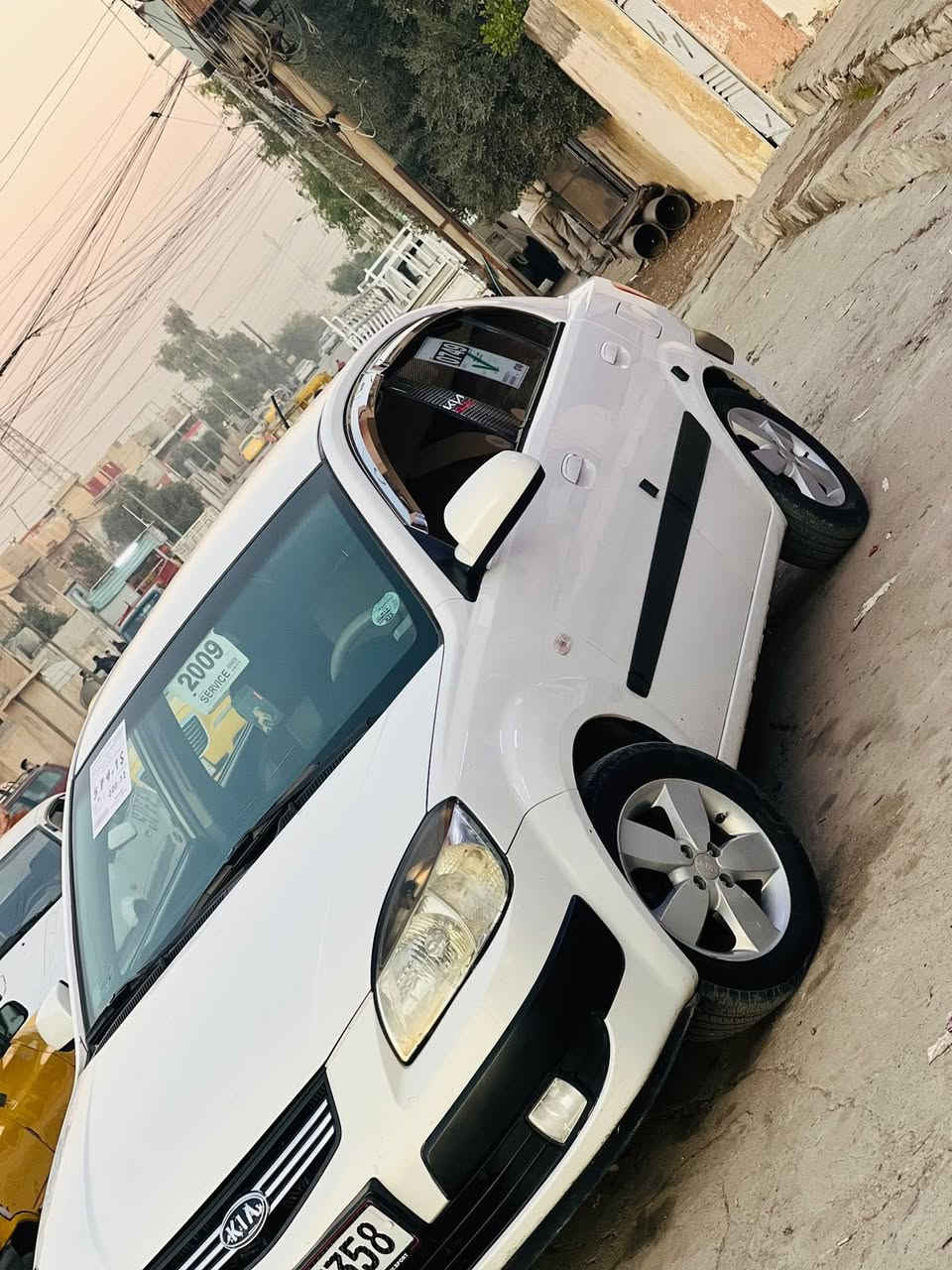 كيا بريد 2009 فول مري شفط محرك 16 نضافه رقم نينوئ  السياره بسمي 
طخم وره كدام فول خير من الله كولو جيديد 
طخم تاير جديد   السياره جديده مال بيت 
ما ناقصها برغي. تفاصيل اكثر اتصل عل رقم ***********
