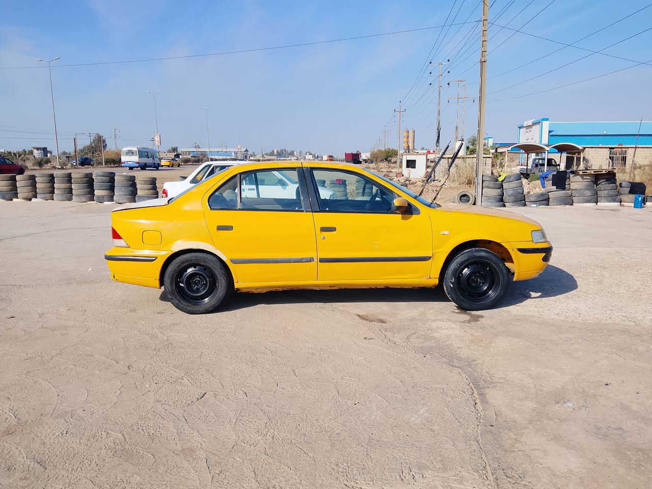 سلام عليكم شباب سياره للبيع موديل 2011 سياره بلاديه لاضربه والا تبديل رقم واسط ألماني مكينه وكير حلوات تخم تاير جدد كهربائيات كلها شغاله هيئة مصفره وصولات خط وبحث سياره على وضع البلاد السعر 17 وبيه مجال للطيبين للاستفسار الاتصال على *********** مكاني بابل قضاء الكفل الخاص مغلق اتصل وخادم
