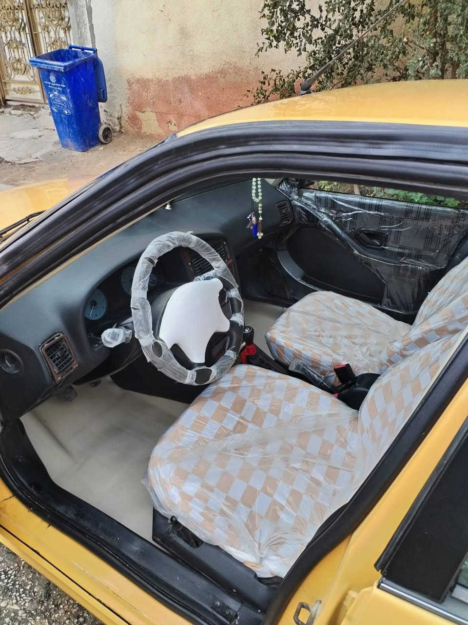 سلام عليكم بيجو بارص 2015 ساره نضيفه معمره هلالات رقم بابل نكليزي بسمي مصفره هيئه وغرامات عنوان كربلاء حي العسكري السعر ٤٣وبيهه مجال ***********
