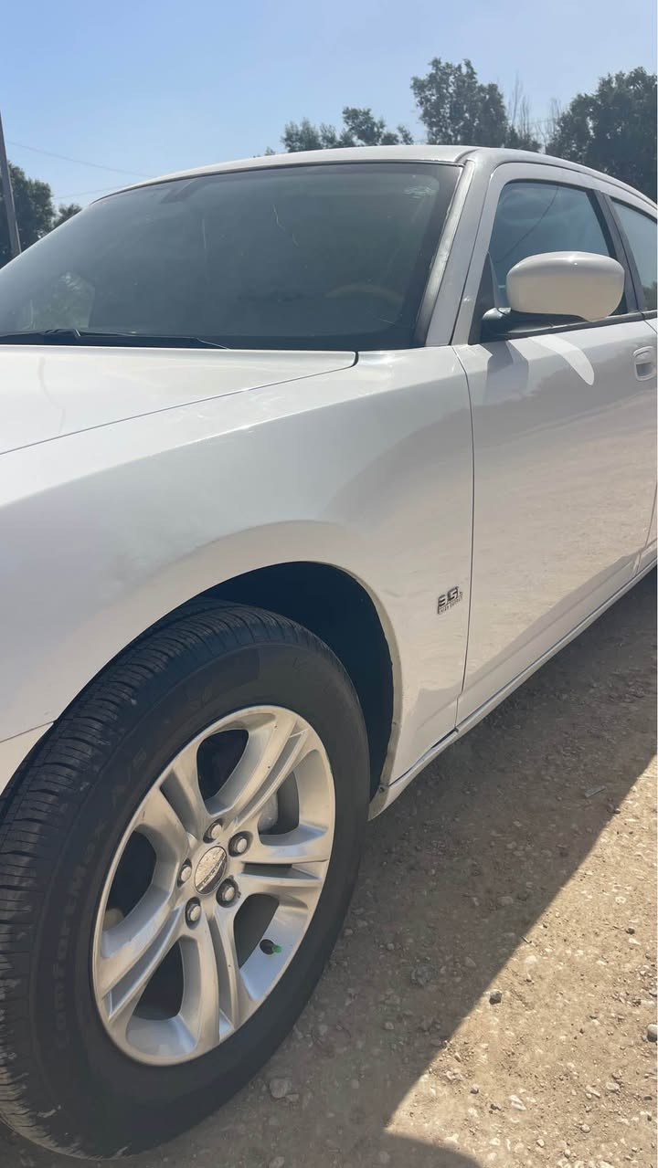 من رخيصه  الادمن  
جارجر 2010  محرك 3500  اصل 
مكفوله من الصبغ والتبديل  
السونار بالمنشور فقط الهلال 
كير محرك حداديه تبريد تايرات خير من الله 
السعر 120 وبيه مجال شي بسيط 
السياره جاهزه مال جناي 
بابل شوملي ‭***********
‬
ملاحظة تشوف غاليه اعبره والله يرزقك ويرزقنه هاشمية, بابل
