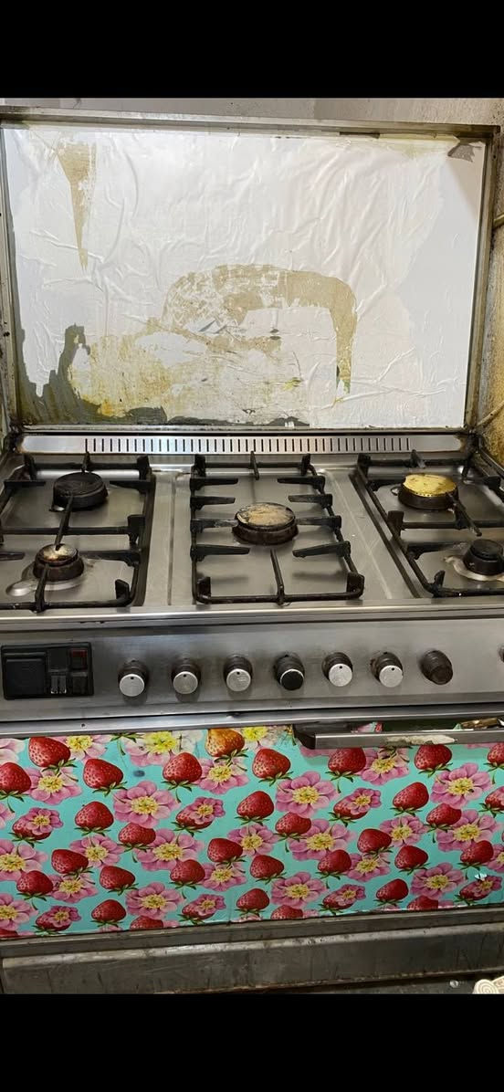 طباخ شغال كلة حتة الفرن شغال السعر ٦٠ الف مكاني الشعب ***********
