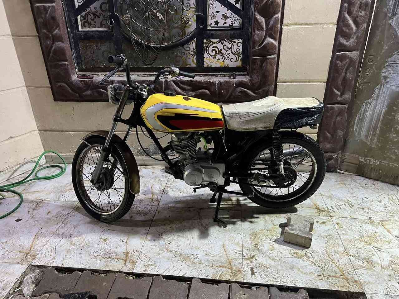 دراجه نامه ادوات دراجه بيها خيط بخار شلعه تخبل مكفوله من سرقه ٣٠٠وبيها مجال بصره ابو الخصيب***********
