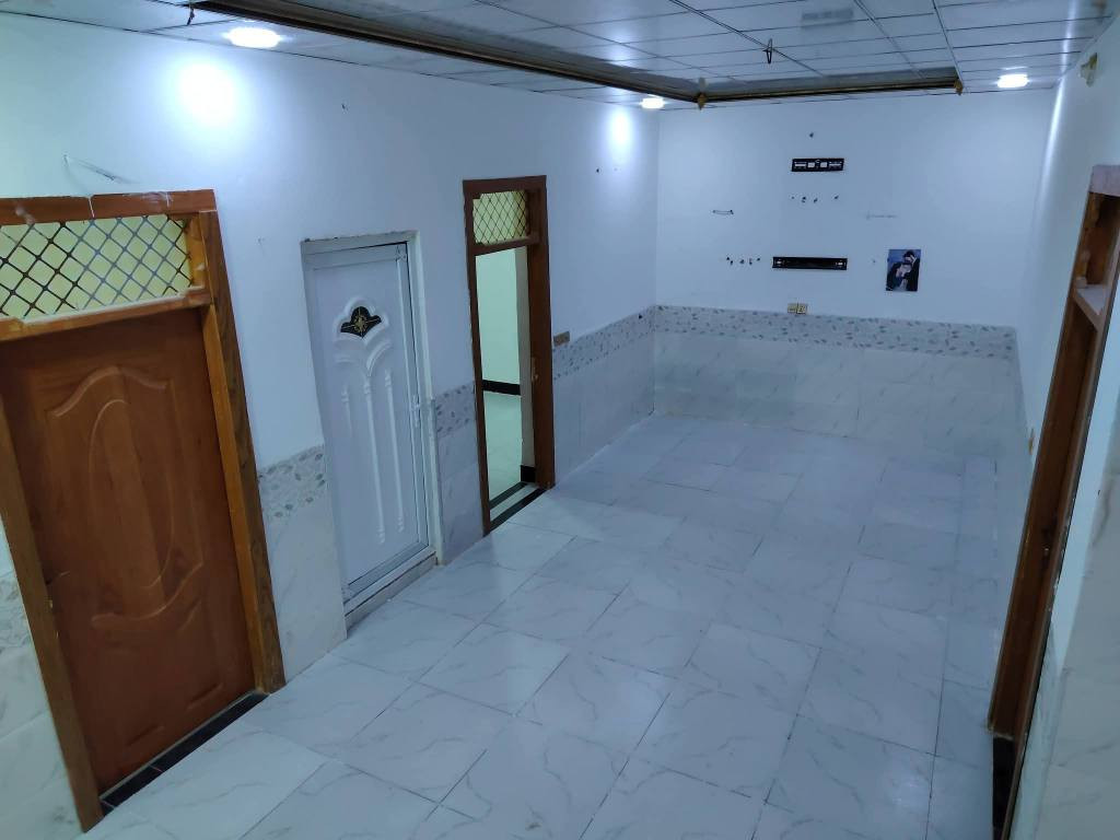 دار للبيع #نضام_اقصاد_شهري
130 متر  #سند_25
بسعر 43مليون مع المجال 
مستعجل عل بيع بسعر النقد
مقدمه 20  
كل شهر 500الف

غرفتين/صاله/مطبخ/صحيات 2/استقبال
كراج كبير/مكشوفه 2 /شتايكر كامله
ماء/كهرباء/سوق/مدارس/تبليط #عرض_10
الضمانات صك محكمه 

الموقع 🏡  
نجف/شارع الصب عمود 317 سوك الحمداني
للتواصل ***********وتساب النجف, العراق
