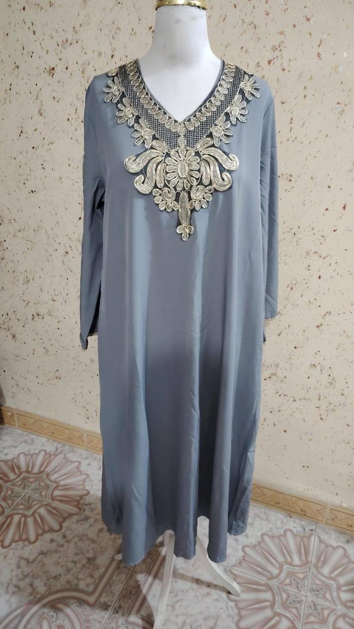 شلعة دشاديش نسائية نموذج منهن 
العدد 50 قطعة السعر 50 الف والتوصيل مجاني 
***********
