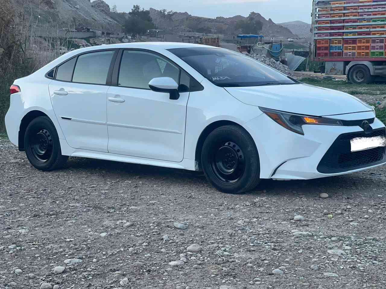 بسم الله
كورلا موديل ٢٠٢١
لونه ابيض ثلجي 
سعره ١٢٧
موصفاته Le مكينه ١٨٠٠ Vvt.i المرغوب 
السياره بيه ضرر جاملغ وبونيد وسونار بالصور  بي شغل بالشاصي شي قليل 
صدر امامي خلفي كله جديد
سنويه رقم كله جديد
محرك كير مكفول من كل النواحي 
شرط تحويل او وكاله تدلل 
مكاني كفري 
اتصال فقط 
***********
