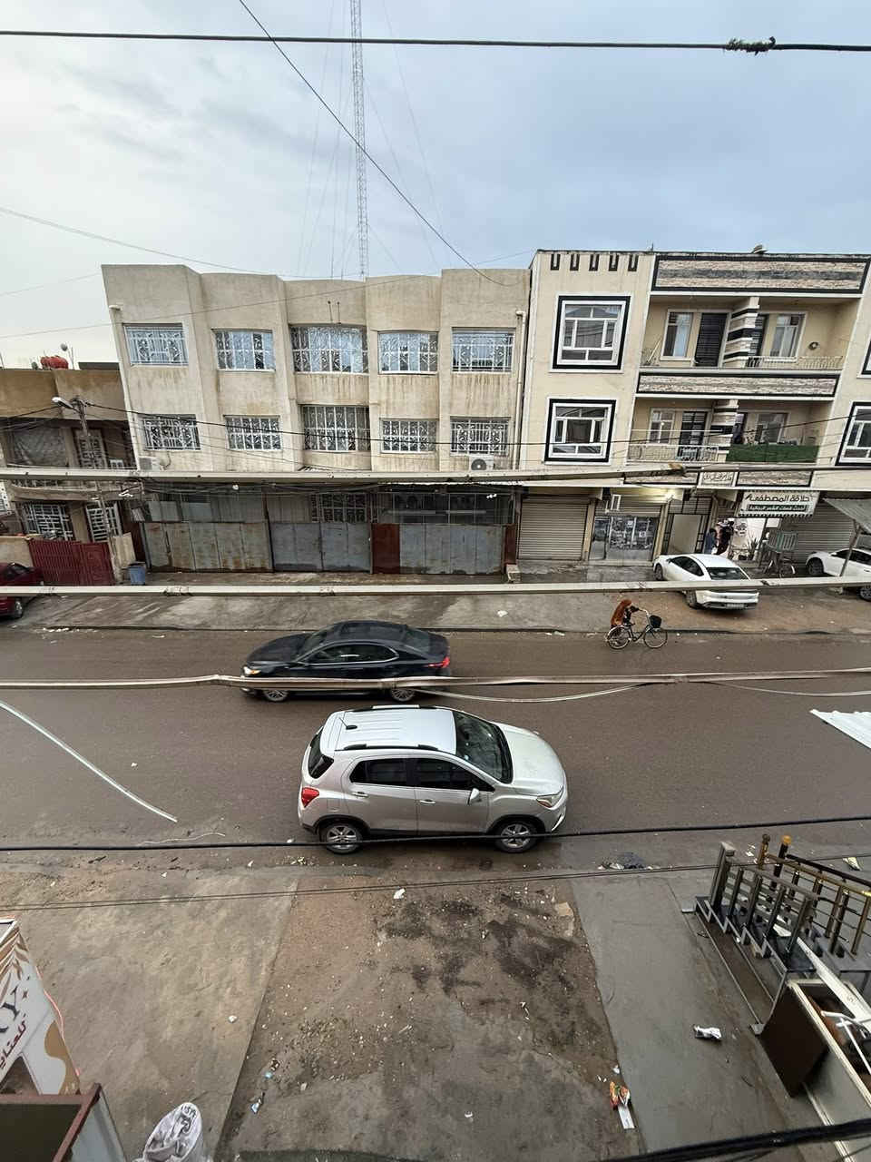 دار للايجار طابق ثاني في منطقة الغزالية الهياكل شارع 15  تفاصيل العقار صاله ومطبخ وصحيات وغرفة وفوك بيتونة جبيره على سطحين الايجار للعوائل والموظفين فقط السعر 400 الف  للاستفسار الاتصال على ***********
