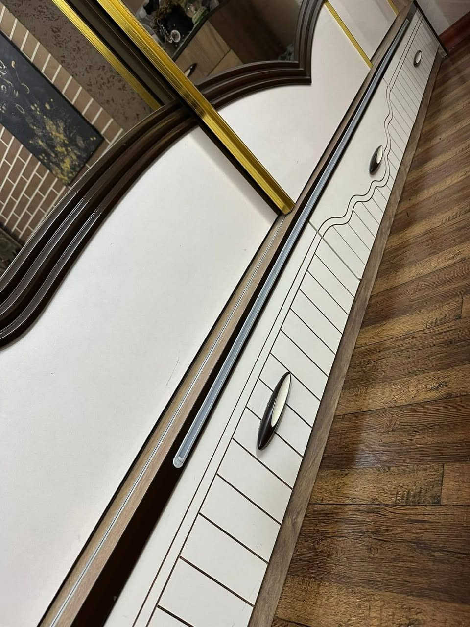 غرفه  مليون وبيها مجال  البياع شارع 11رقم تليفون خابرو عليه ***********
