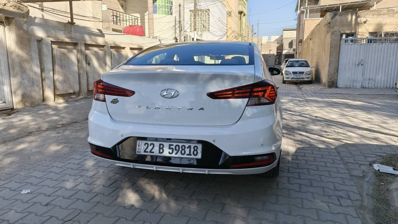 سلام عليكم
النترا 2019 خليجي فول مواصفات 
رقم أربيل 
ماشيه 120
بيه نص جاملغ البانزين صبغ 
وبارد بل بنيد 
محرك 2000 دوش
تبريد قطعتين 
بصمة أبواب 
السعر 157 وبيه مجال 
مكاني بل نجف 
للاستفسار واتساب : ***********
