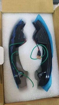 اشارات سيارة • قطع غيار • للبيع