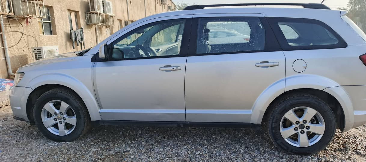 السلام عليكم دوج جورني محرك. 3600 مرغوب عدد مقاعد 5 سيارا رقم اربيل جديد سنويه 2030 بسمي سيارا كفاله من كلشي مكان سيارا في البصره مرارس بتيران 4 او 6 ...مديل 12 ل 17 ..سعر 115 وتعرف اكثر رقم صاحب سياره *********** ..
