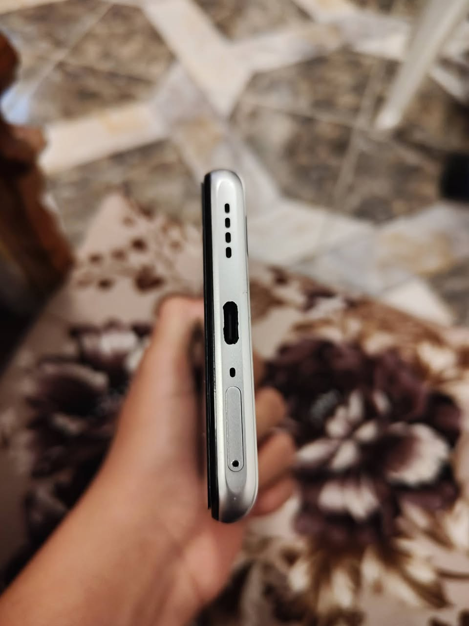 للبيع او معارض
ريلمي جيتي نيو 5 SE ذاكره 1 تيرا 
البطاريه 5500 رام 16+4 الكاميرات 
16 اماميه خلفيه 64+8+2 جهاز شرط نضافه 
ولا مفتوح 120 فريم جهاز فول مواصفات مواصفات 
السياره SE شرط نضافه جهاز شرط مامفتوح 
الموشراي لايتصل ولايتعبني 
*********** ولي عندو مراوس اراوس
*********** بس جهاز مامفتوح ولامبدل بيشي
