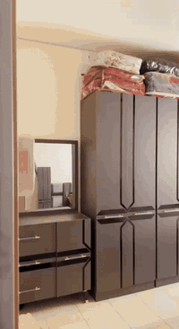 للبيع فقط مدفوع كاش
شقه المساحه ١٤٠
الطابق السادس
بلوك A2
بنايه موقع مميز مفتوحه. سنتر بسمايه
قريب المول والمصرف والمستوصف ومكتب الانترنيت
ومكتب الغاز
مؤثثه اثاث كامل اربع غرف نوم طباخ غساله ثلاجه كاونتر ديوان  اربع سبالت  وكل ماداخل الشقه وياها
بيها ديكور كلش راقي  مشتغلي بحرفيه والفديو يتكلم
السعر الكلي ١٧٣ مليون تحويل مباشر من صاحبها
صاحب الشقه يصفرلك مي وكهرباء وجبايه ويحولك. اخوان فقط الشراي يتصل
***********
مروجين لادخلون 
دلال اذا عندك شراي تفضل مو تاخذها وتشلع كلبنا لان ادور شراي تحياتي الكم
