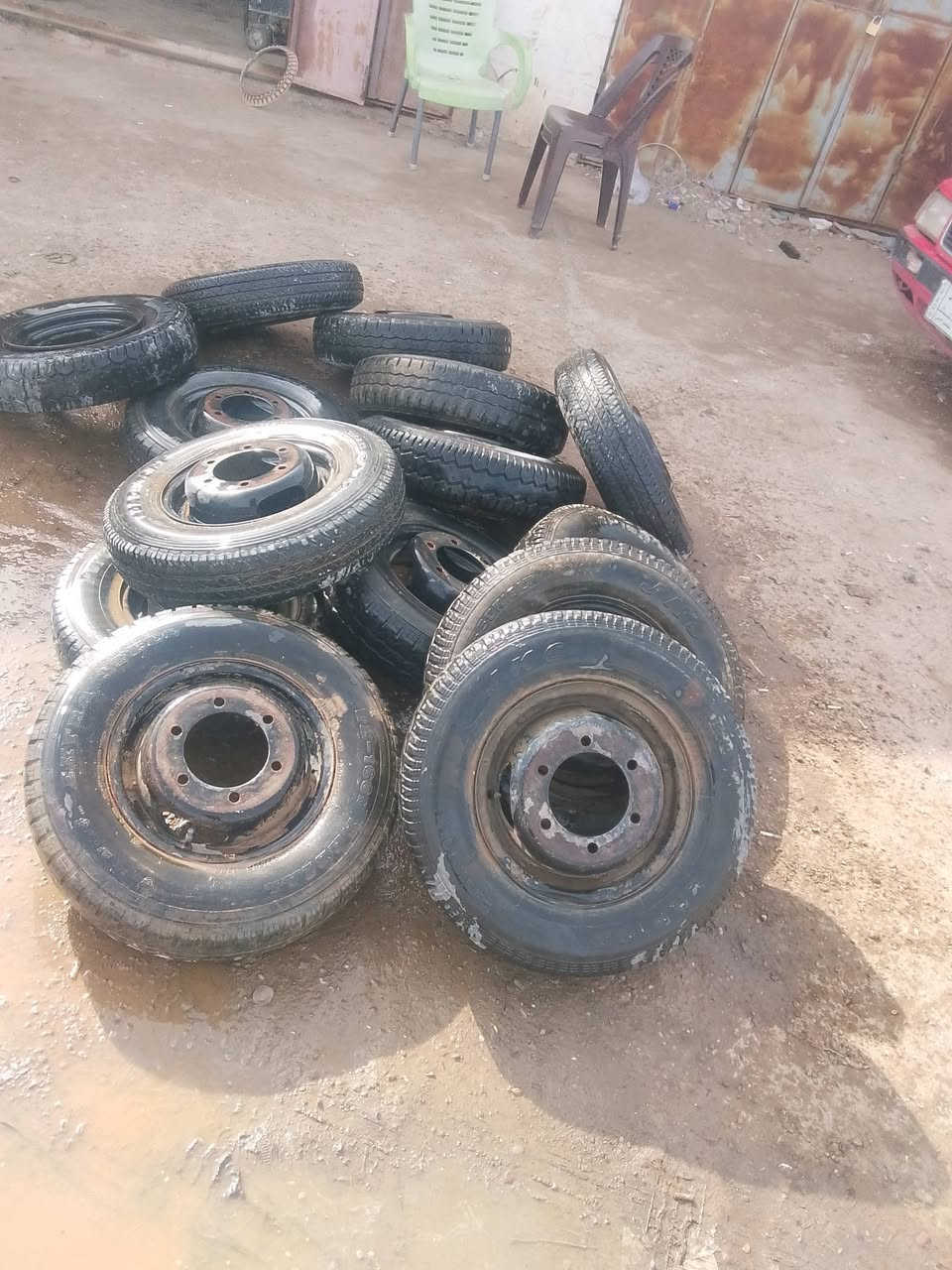 ألسلام عليكم تايرات البيع وجبه جديدشراط الشدمالشمال مستعمل نضيف طريق العلم  قرب مجسر صيطرت 14 كل
القياسات موجوده من 18ال حجم 12 سعر الزوج 25 ستفسار  عله هاذ ال رقم ***********./***********3
