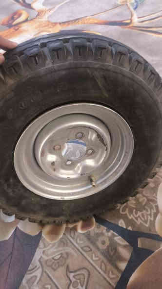 تاير كامل للبيع عنوان ميسان مقابل السجن المركزي مال العماره الاستفسار الإتصال 📞 ***********
