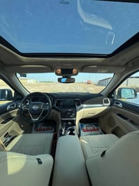 جراند شيروكي • محرك V6 • فول للاخير