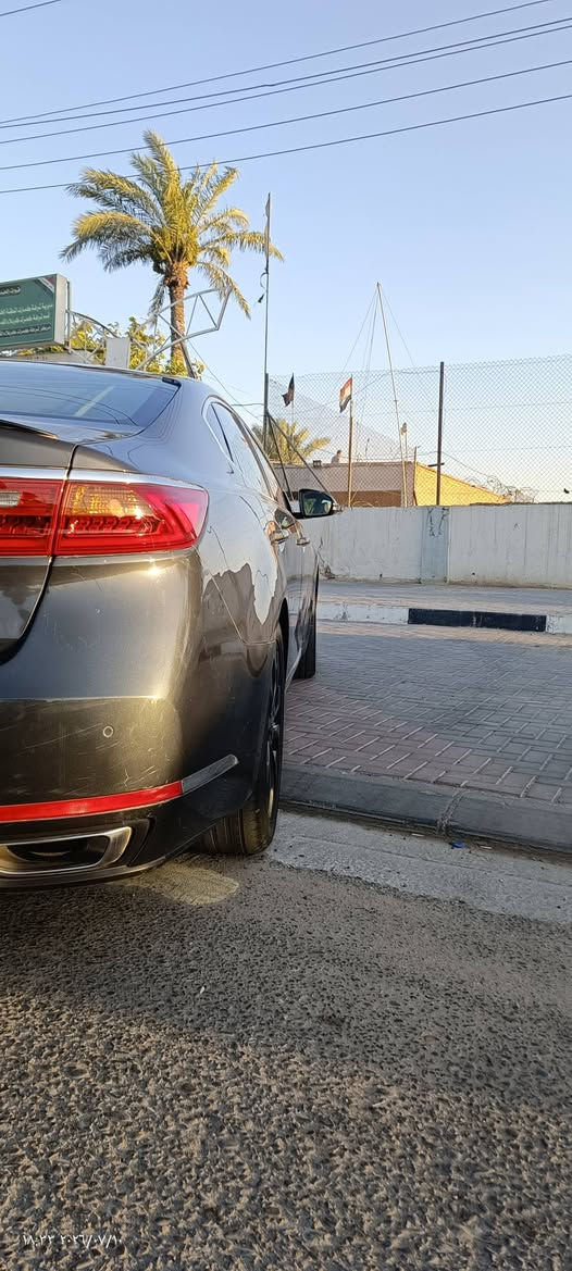 السلام عليكم
كيا كادنزا 2018 خليجي 
فول مواصفات 
لون نفطي
السعر 165
ماشيه 196 الف كيلو متر 
محرك كفاله 
كير ادامه كامله فلتر ودهن جديد 
صدر امامي خلفي جديد 
تخم تاير جديد 
السياره بأسمي 
مكان السياره بابل المسيب 
***********
