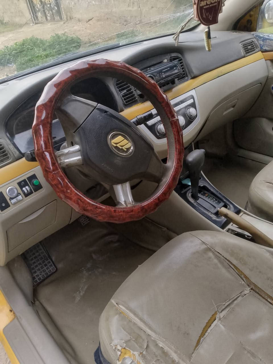 ليفان موديل 11 بغداد تحويل مباشر مصفره هيئه و غرامات محوره كورلا اوتماتيك  كير و مكينه نظاف صدر نظيف بدون ضربه سياره جاهزه بيها نواقص بسيطه السعر 20 مكاني بغداد المدائن ***********
