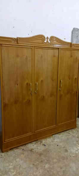 سلام عليكم كنتور 3 باب تزكام نضيف وجي صاج 5 ملم لـ وجي جديد الداخل مستعمل تزكام السعر 225 و بيه مجال عنوان نجف مقابل قريه الغدير شارع المطحنه ***********
