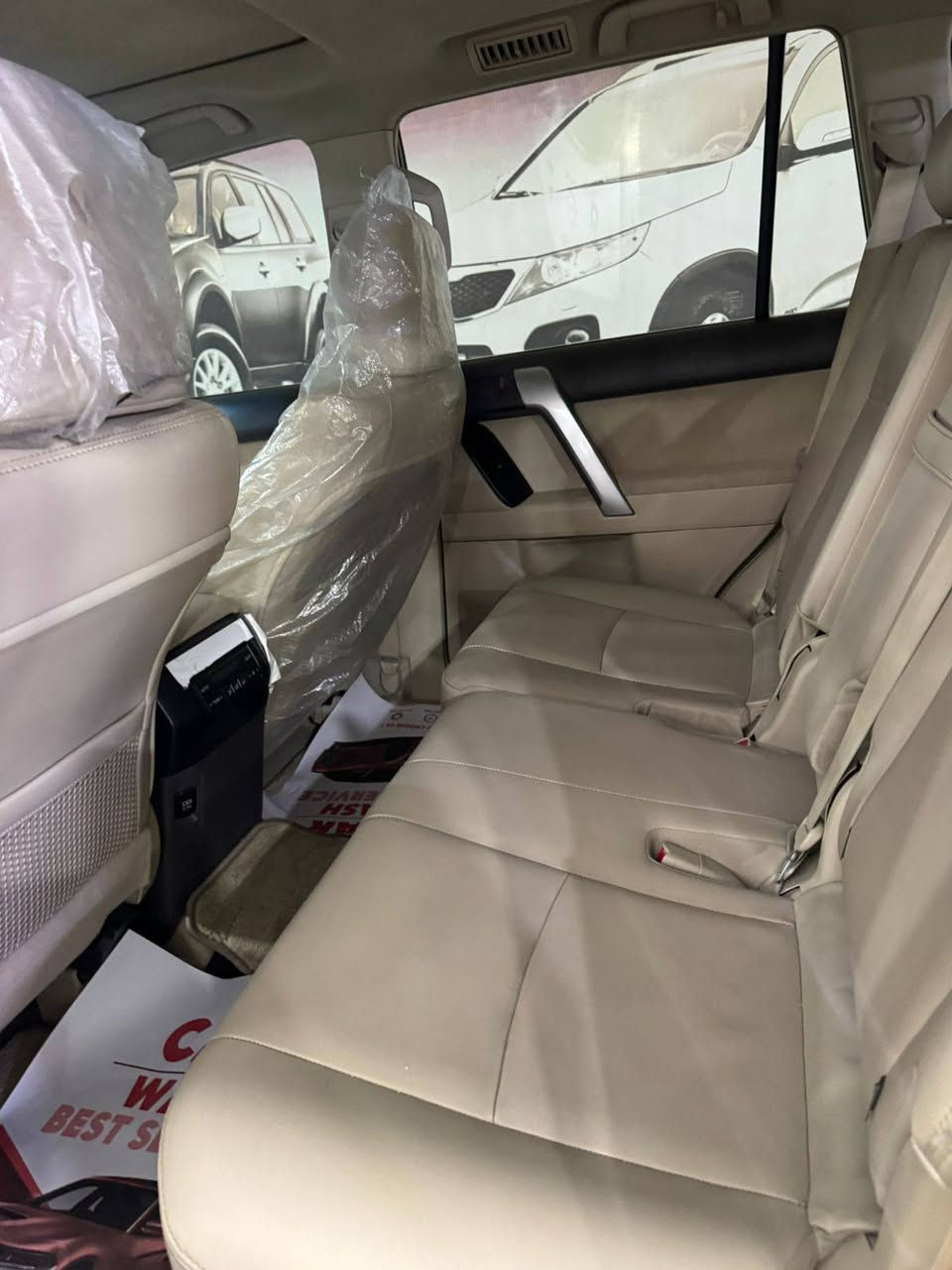 السلام عليكم 
تيوتيا برادو
موديل:2021
فئه : txs midnigh  
السيارة اربيل 
تحويل مباشر  
ماشية :42  الف كم
6 سلندر 
كشن كهرباء
زراكات 
المقاعد جلد 
مرايات شفط
 مكان سيارة بغداد زيونة 
رقمي ***********
