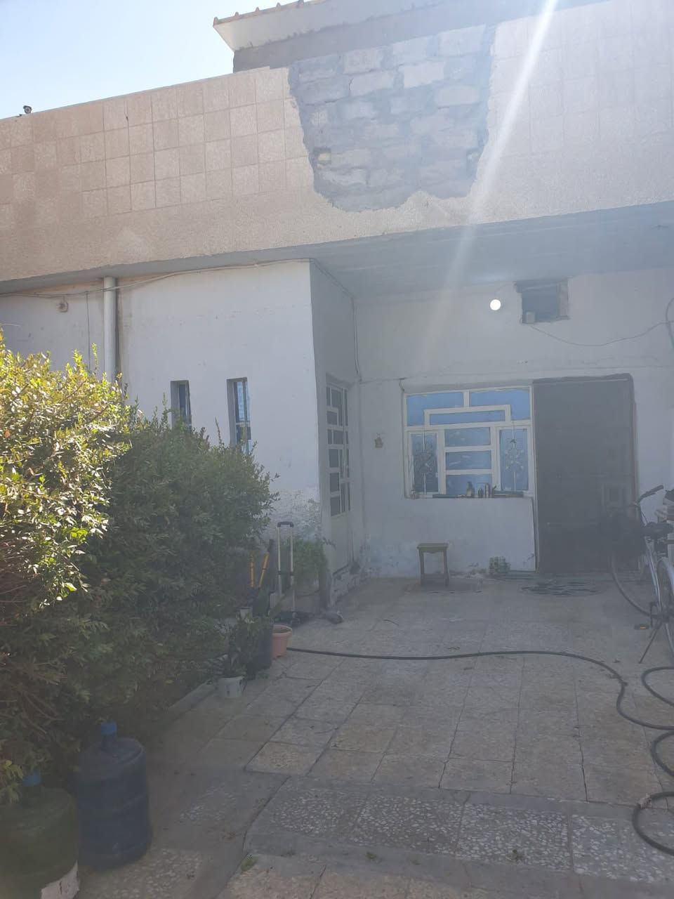 سلام عليكم دار للبيع مساحه ٢٠٠متر قريب الشارع التجاري منطقه الستالاف طابق ونص عالي عن الشارع السعر ٩٠ مليون وبي مجال للاستفسار الاتصال على الأرقام 
‭0750 034 7119‬
 ‭0781 723 9865‬
‭0786 572 8399‬
