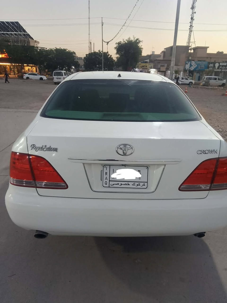 شاهینە بۆ فرۆشتن بڕاوە
لۆک لۆک 

2005

بچووک بە بچووک

بەس سڵاید نیە  فول

پەردە

بۆ عەیبوو شت مەگەڕێ
هەموو شوێنێکی بە لۆکی ماوەتەوە

لە کەلارم 
موشتەری نیت سەرمان مەیەشێنە لەگەڵ ڕێزم
***********
