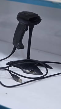 قارئ باركود للبيع مستعمل قليل وكامرا خارجيه محموله للبيع 07828996664 و...